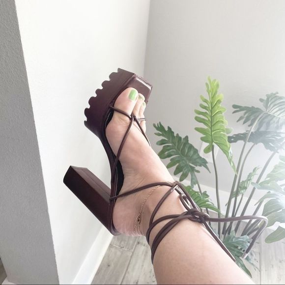 PUBLIC DESIRE | Y2K Chunky Strappy Platform Heels Sandals  Color Brown size 9 - Picture 3 of 12